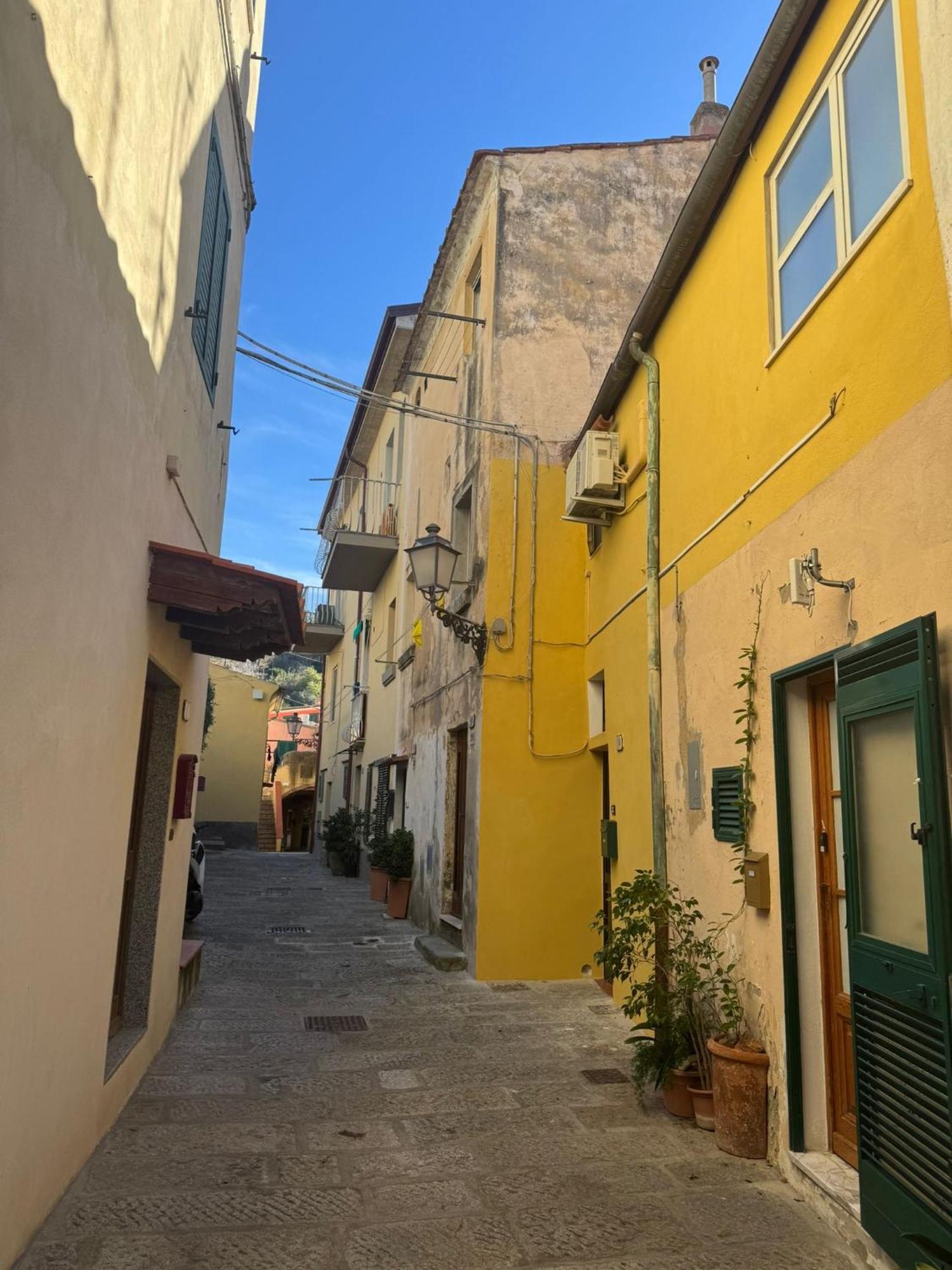Appartamento La Casa Di Chiara Porto Azzurro Exterior foto
